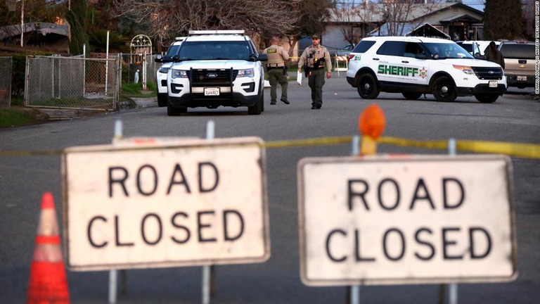 銃乱射事件をめぐり、ギャングの構成員が拘束された/Genaro Molina/Los Angeles Times/Getty Images